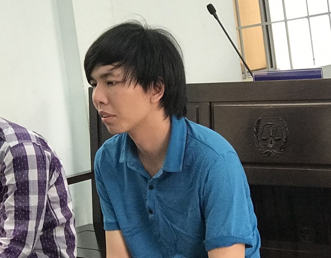 9X dùng dao kề cổ tài xế xe ôm công nghệ cướp bất thành