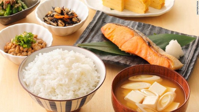 Tập thể dục trước khi ăn sáng sẽ giảm béo nhanh hơn