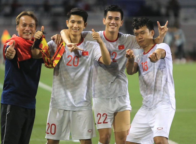 Clip: Thành Chung ơi, anh ơi... cho em