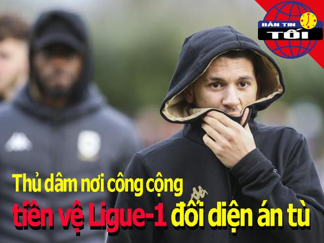 Tiền vệ 'xộ khám' vì hành động biến thái; Văn Lâm ở lại Thái
