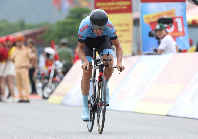 Loic chiếm áo vàng VTV Cup, gác ‘đại kình địch’ hơn 1 phút