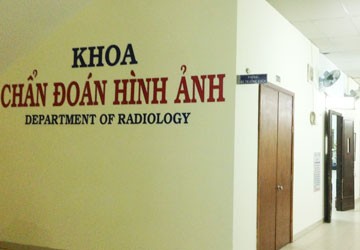 Hai năm, “ăn” hơn 18.000 tấm phim