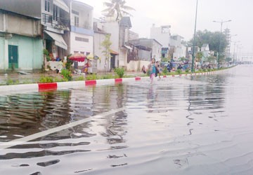 Đường vừa làm xong đã ngập
