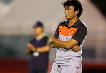 Vấn đề của bóng đá Việt Nam: Ai nắm đội tuyển?