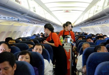 Tính lại kế hoạch nghỉ Tết do giá vé máy bay tăng