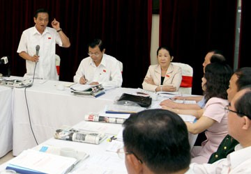 Đại biểu sợ vay, bộ trưởng nói cần “tranh thủ”