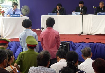 Nhận tội thay, xử tội gì?