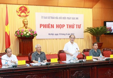 “Hiến pháp không phải để ban ơn cho nhân dân”