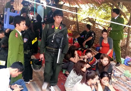 Mẹ vợ Khánh "trắng" bị bắt tại sới bạc lớn ở HN