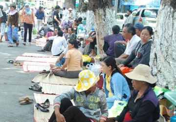 Tiếp tục “vật lộn” cùng nắng nóng