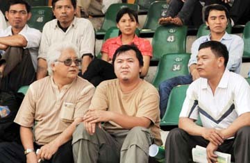 Hội CĐV Thể Công bất ngờ tự giải tán: Chuyện tiền bạc...