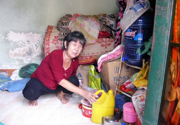 Khổ trăm bề vì không hộ khẩu