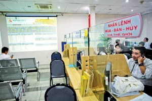 Sàn vàng đóng cửa, tiền về đâu?