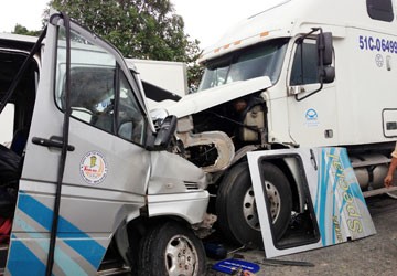 Hai vụ tai nạn thảm khốc cướp đi 13 sinh mạng