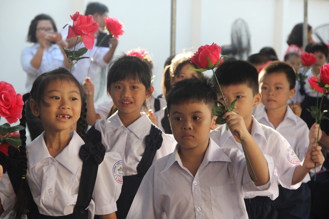 Không thu tiền bồi dưỡng học sinh giỏi và phụ đạo học sinh yếu kém