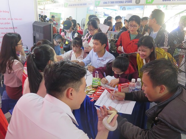 Hơn 4.000 việc làm “săn đón” sinh viên về nông - lâm nghiệp