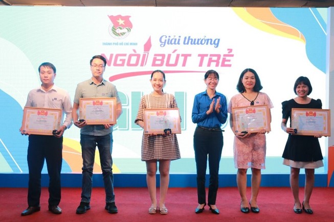 Báo Pháp Luật TP.HCM đạt 2 giải 'Ngòi bút trẻ' năm 2019