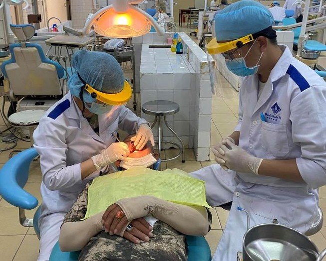 Trường ĐH Y Dược TP.HCM yêu cầu SV phải đeo khẩu trang khi học