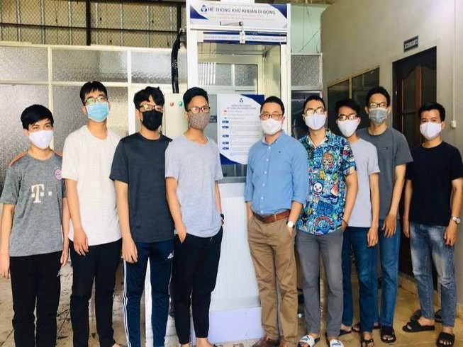 Trường ĐH Bách khoa chế tạo thành công buồng khử khuẩn di động