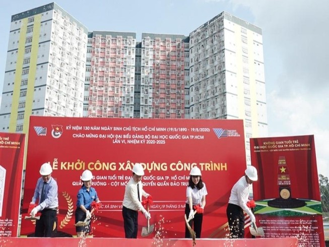 Xây dựng Quảng trường cột mốc chủ quyền Trường Sa ở KTX ĐHQG