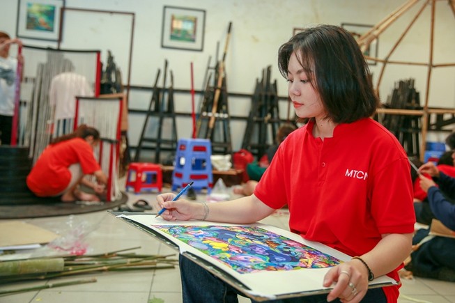 Sinh viên ngành Mỹ thuật công nghiệp của Trường ĐH Văn Lang trong một giờ học