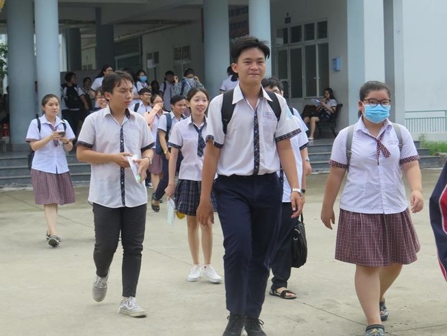 Thí sinh dự thi THPT Quốc gia năm 2019 tại TP.HCM. Ảnh: PHẠM ANH