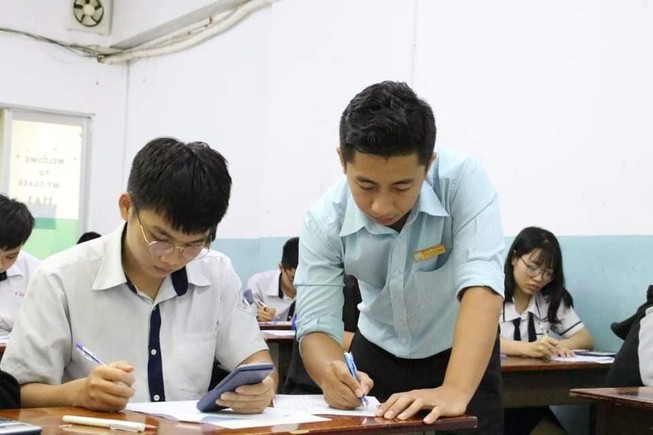 Học sinh trường Đào Duy Anh (TP. HCM) ôn thi THPT