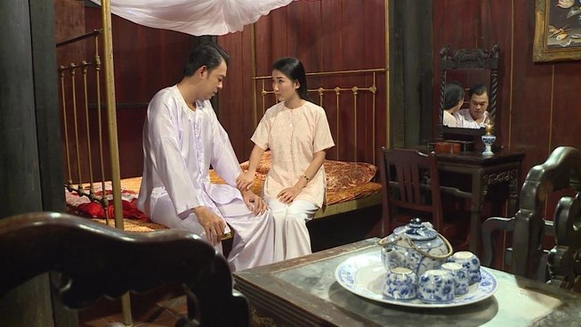 Lạ đời vợ khóc lóc năn nỉ chồng cưới vợ bé trong Luật trời