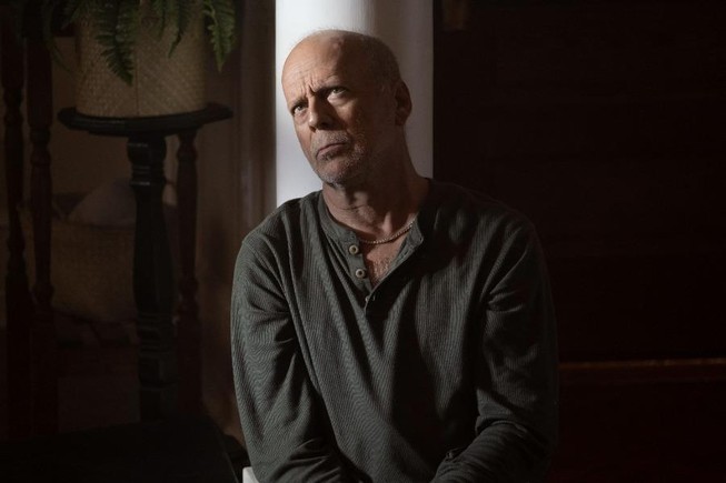 Bruce Willis trở lại trong phim hành động Đêm sống còn