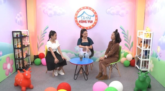 MC Hoàng Rapper vô tình tiết lộ bị vợ mắng vì mê điện thoại