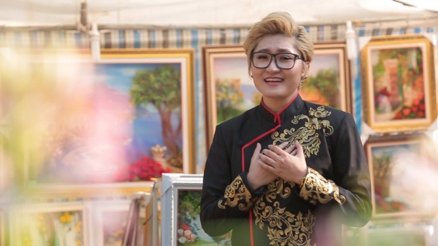 Vicky Nhung “lột xác” trong MV Tết