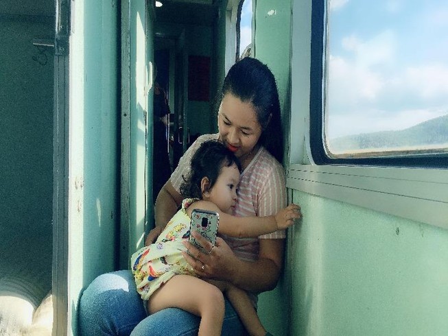 Chuyện tình trên chuyến tàu Bắc-Nam: Chọn lại, chị vẫn yêu anh