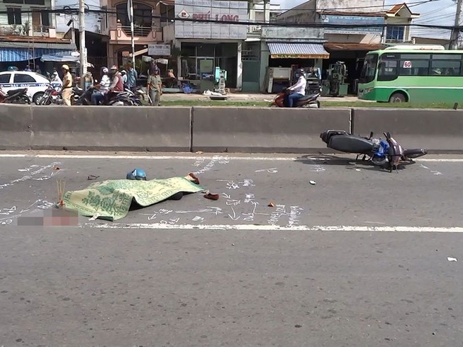 Nữ sinh viên năm nhất bị ô tô cán tử vong ở ngã tư An Sương