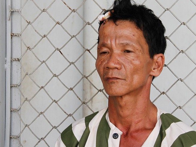 Ghen tuông, rút dao đâm chết 2 người