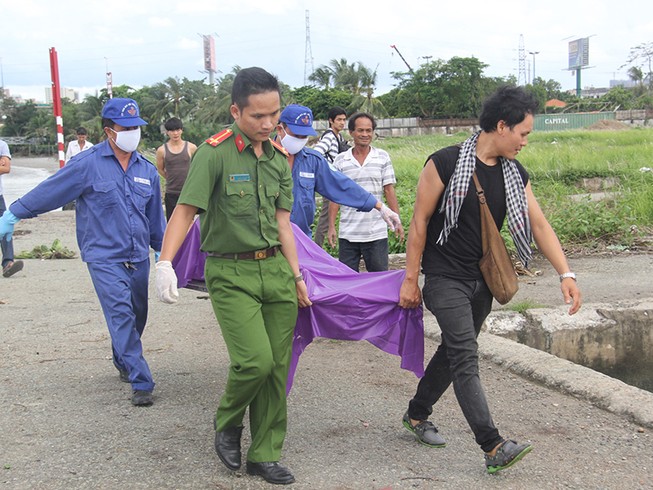 Thi thể cô gái trẻ trôi trên sông Sài Gòn