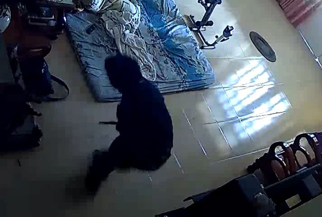 Trộm cầm hung khí lục tung ngôi nhà tìm tài sản ở quận 9