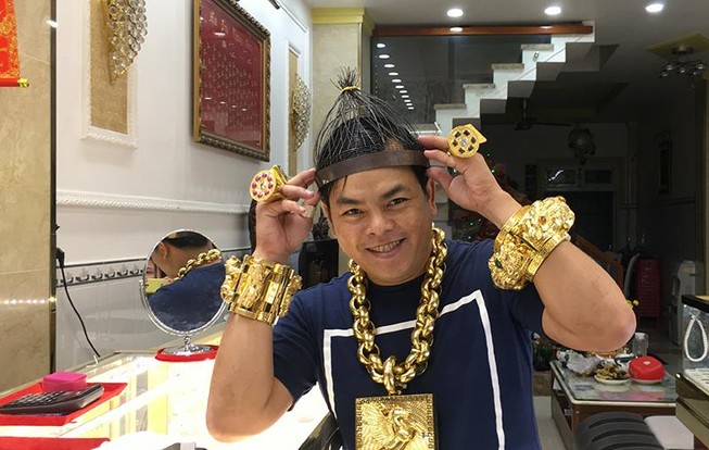 Nhiều xe ngũ quý của Phúc XO mang biển giả