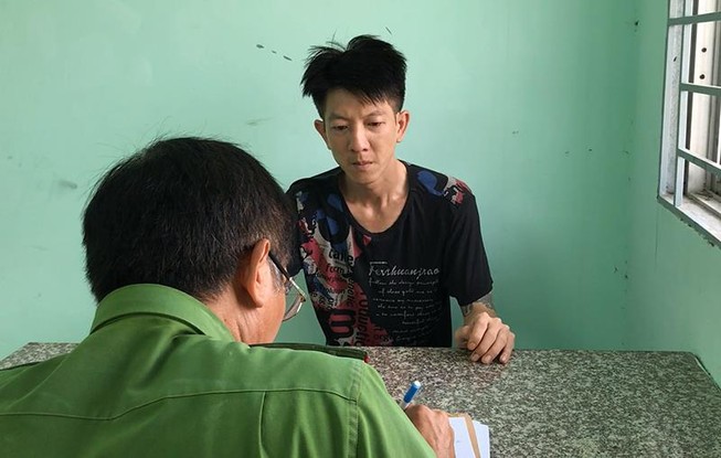 Thanh niên dùng nón bảo hiểm tấn công tài xế Go-Việt