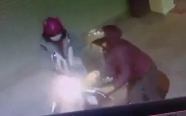 Tâm sự chỗ vắng ở quận 4, đôi tình nhân bị cướp lột sạch