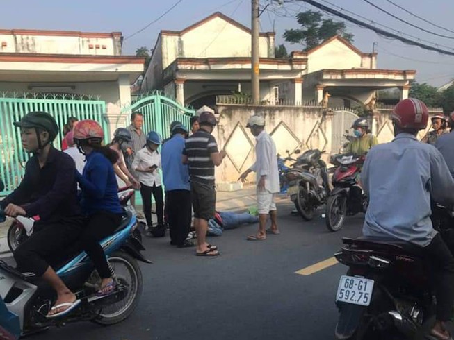 1 phụ nữ ở Hóc Môn bị giật dây chuyền ngã ra đường