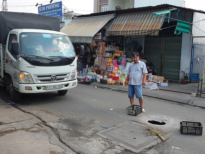 Hố tử thần xuất hiện 2 ngày, chưa thấy ai khắc phục