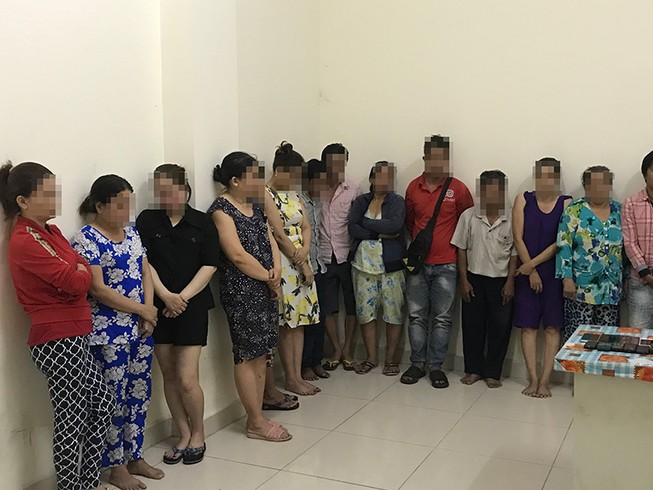 Triệt phá sới bạc hàng chục người tham gia ở quận 7