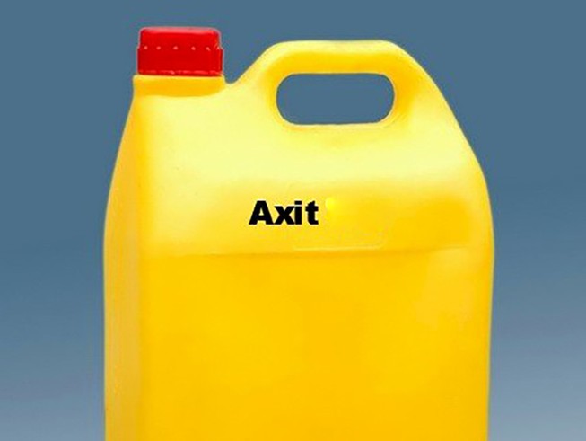 Quận 3: Mâu thuẫn làm ăn, nhóm 3 người bị tạt cả can acid