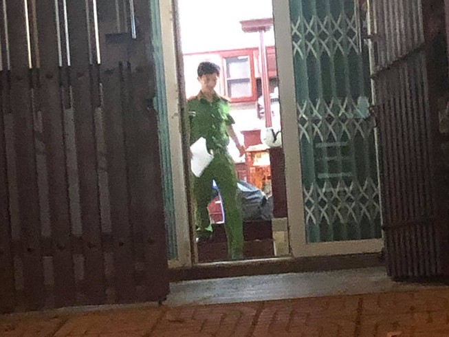 Công an bắt băng làm giấy tờ giả ở TP.HCM