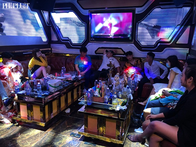 Bình Tân: 33 người dương tính ma túy ở quán karaoke Victoria
