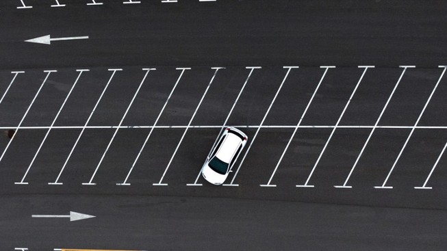 Cách bán xe cũ giá cao là đỗ xe càng xa xe khác càng tốt