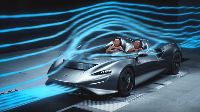 McLaren mui trần chạy tốc độ cao không làm bay tóc lái xe
