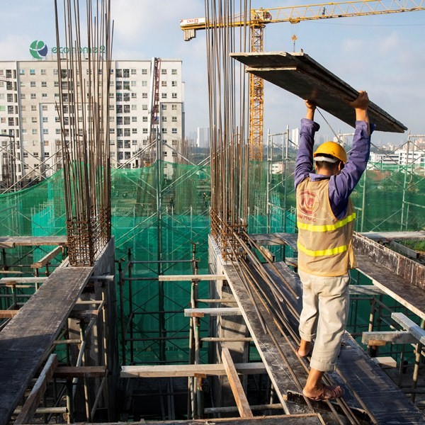 Cách nhanh nhất tăng GDP là đầu tư cho bất động sản?