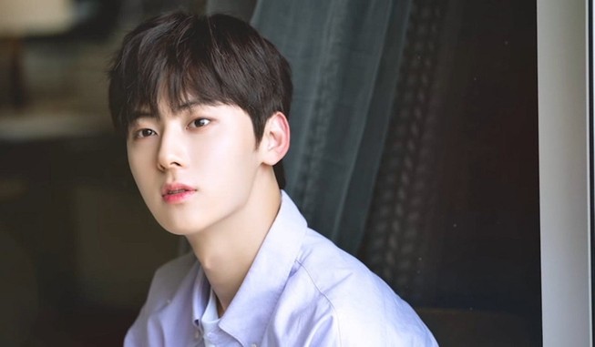 Pledis phủ nhận tin đồn Minhyun (NU'EST) nhiễm COVID-19