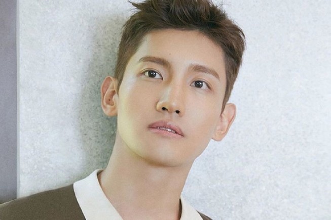 ChangMin (TVXQ) quyên góp giúp trẻ em chống dịch COVID-19